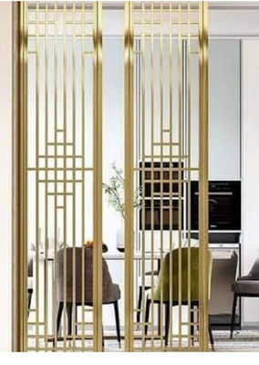 เครื่องแยกห้องเหล็กไร้ขัดเคลือบทองคํา ขนาดหนา 8 มม และออกแบบตามต้องการสําหรับตกแต่งโรงแรม
