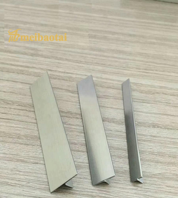 T รูปร่างสแตนเลส Bullnose กระเบื้อง Trim T6 X 3048mm Silver Hairline Design