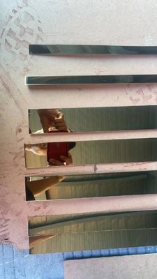 JIS Standard Gold Plating Stainless Steel Edge Trim with 0.85mm Thickness for Tile Protection การปรับขอบของเหล็กไร้สแตนเลสด้วยความหนา 0.85 มิลลิเมตร สําหรับการป้องกันกระเบื้อง