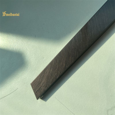 ความสั่นสะเทือน สีดํา U รูปแบบสแตนเลส Tile Trim โปรไฟล์โลหะ U ความยาว 10 ฟุต